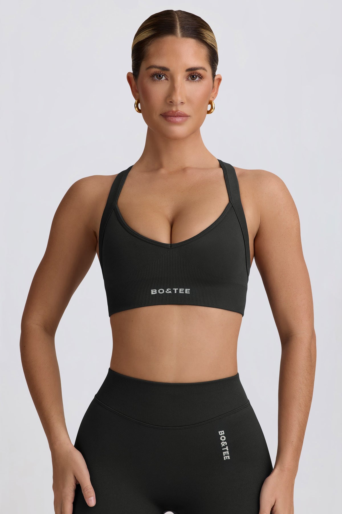 Super Sculpt Seamless Cross-Back Sports Bra in Ash