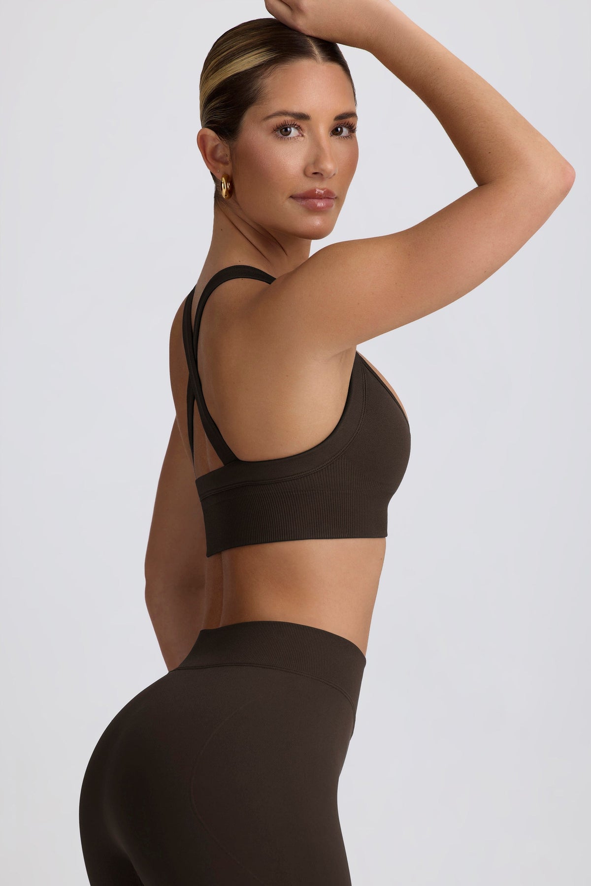 Super Sculpt Seamless Cross-Back Sports Bra in Brown