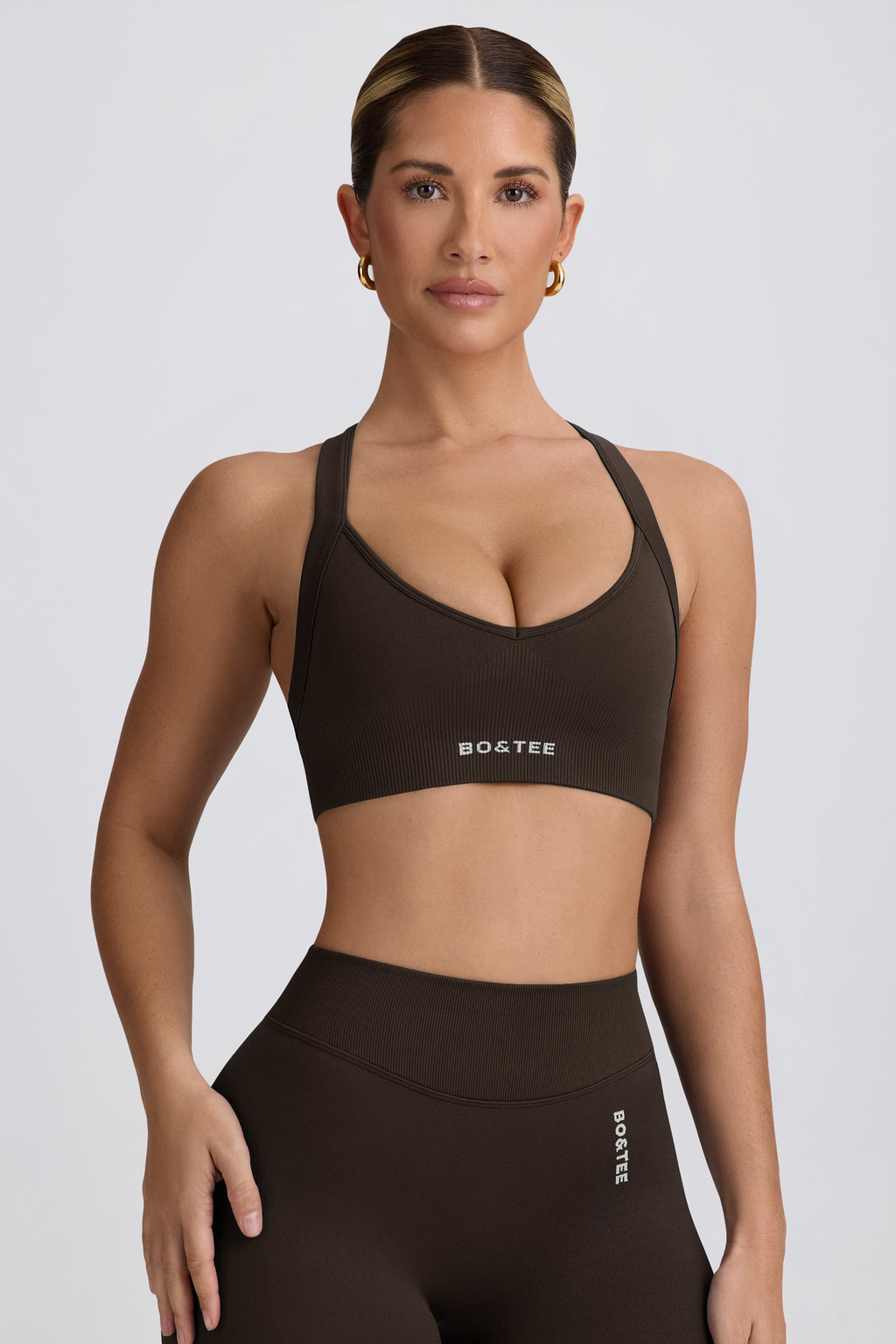 Super Sculpt Seamless Cross-Back Sports Bra in Brown