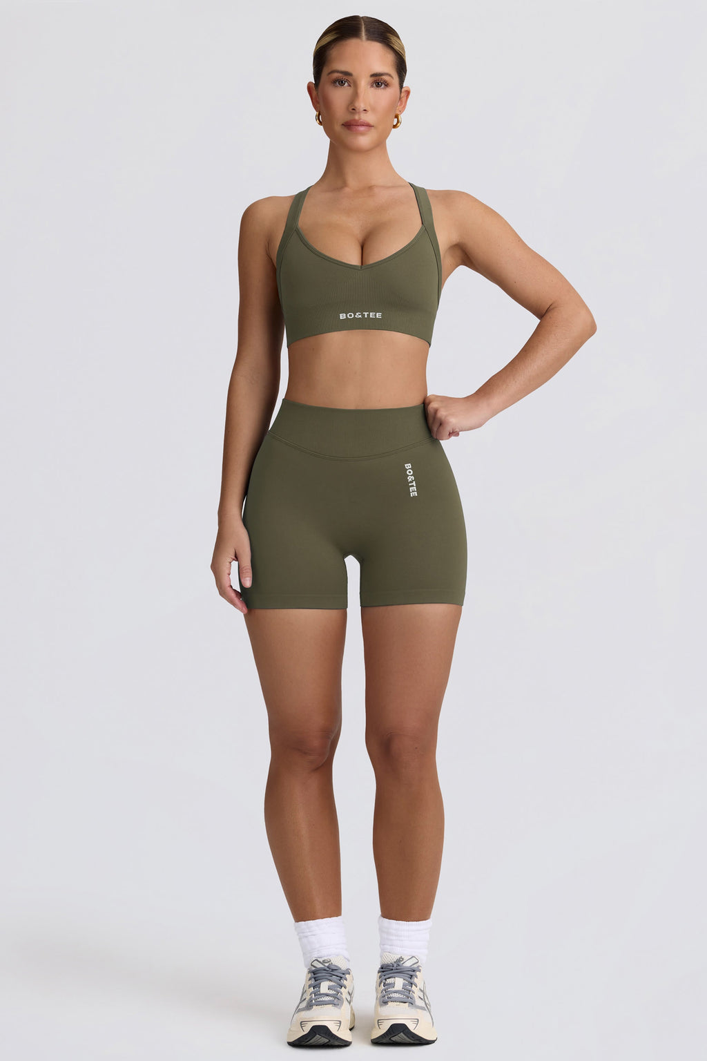 Super Sculpt Seamless Cross-Back Sports Bra in Light Green