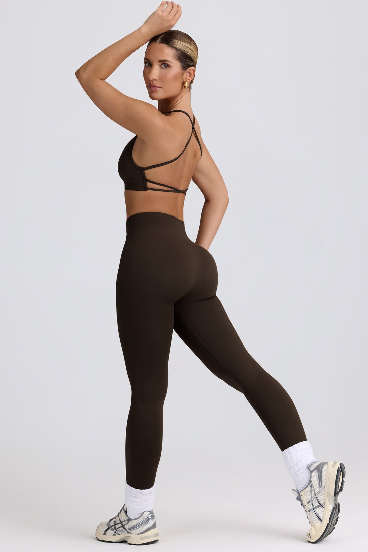 Super Sculpt Seamless Backless Sports Bra in Brown